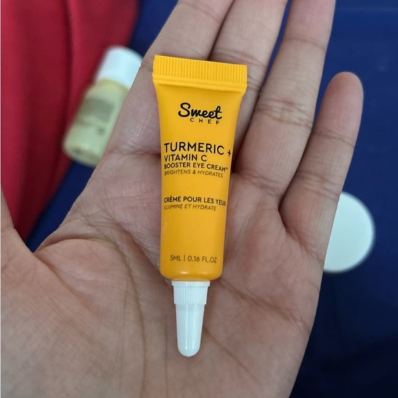 Ginger + Tumeric + Vitamin C Skincare Bundle - Picture 8 of 9